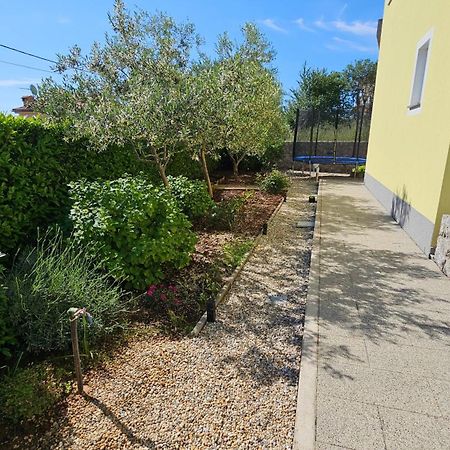 Apartments Jana Salatić Zewnętrze zdjęcie
