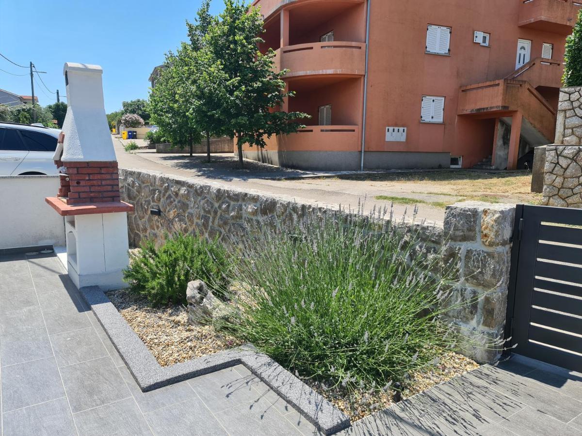 Apartments Jana Salatić Zewnętrze zdjęcie