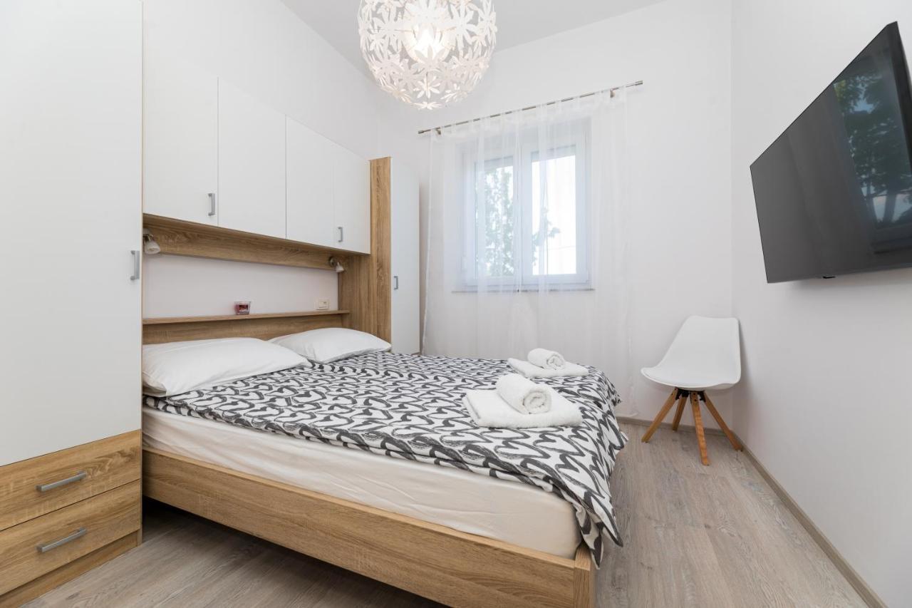 Apartments Jana Salatić Zewnętrze zdjęcie